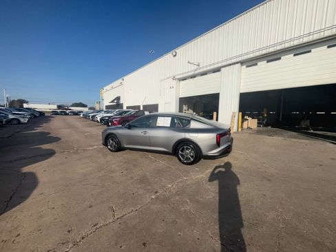 Used 2025 Kia K4 LXS image 15