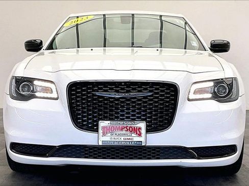 Used 2023 Chrysler 300 Touring w/ Sport Appearance Package RWD image 2