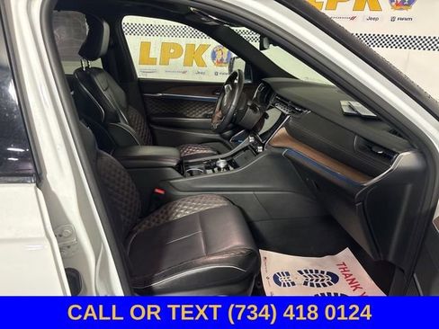 Used 2022 Jeep Grand Cherokee Summit w/ Luxury Tech Group V AWD/4WD image 30