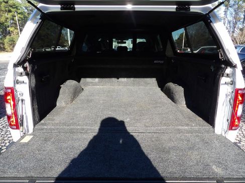 Used 2019 Ford F150 Lariat w/ Trailer Tow Package image 28