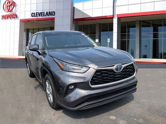 Used 2024 Toyota Highlander LE video 2