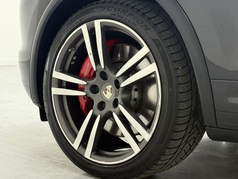 Used 2013 Porsche Cayenne Turbo image 54