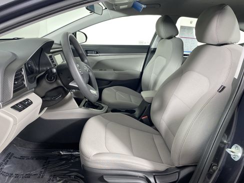 Used 2020 Hyundai Elantra SE FWD image 15