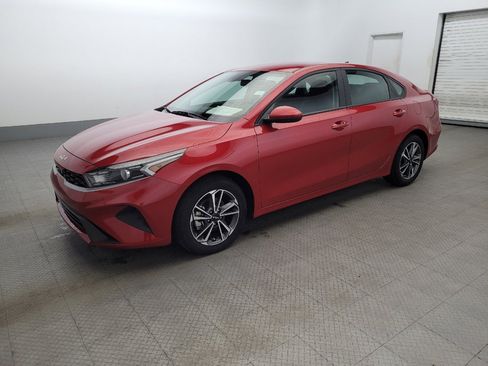 Used 2023 Kia Forte LXS image 2