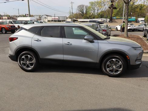 Used 2025 Chevrolet Blazer LT image 11