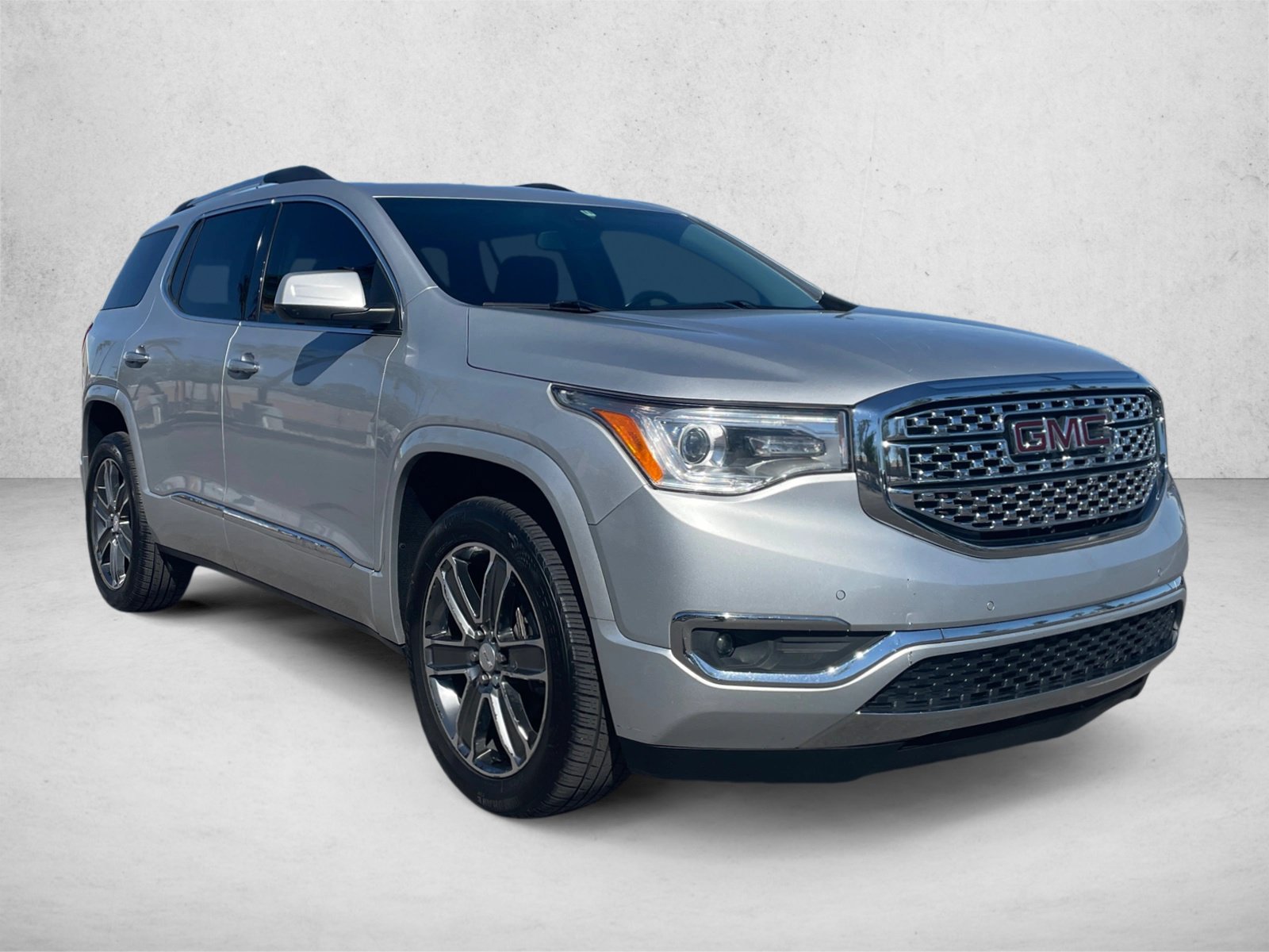 Used 2019 GMC Acadia Denali AWD/4WD image 3