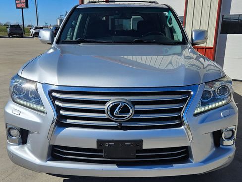 Used 2014 Lexus LX 570 4WD image 2
