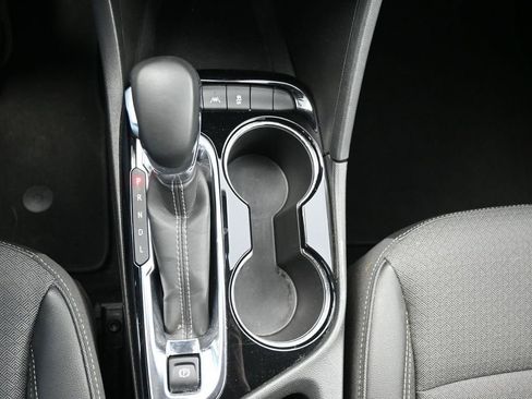 Used 2025 Buick Encore GX Preferred AWD/4WD image 13