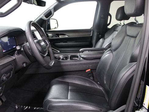 Used 2024 Jeep Wagoneer Series II image 21