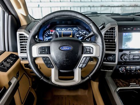 Used 2017 Ford F250 Lariat w/ Lariat Ultimate Package AWD/4WD image 15