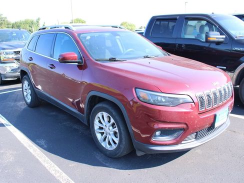 Used 2019 Jeep Cherokee Latitude w/ Popular Appearance Group FWD image 3