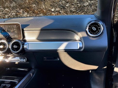 Used 2021 Mercedes-Benz GLB 250 GLB 250 image 13