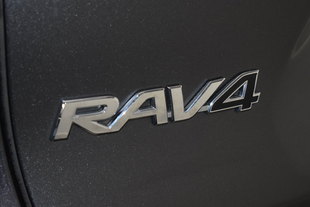 Used 2022 Toyota RAV4 Limited AWD/4WD image 9