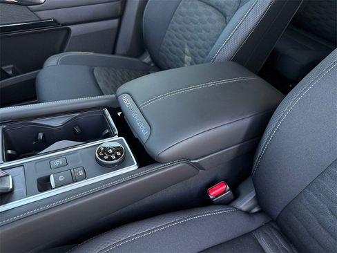 New 2025 Nissan Pathfinder SV image 30