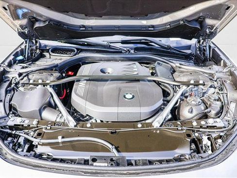 Used 2025 BMW 740i xDrive image 27