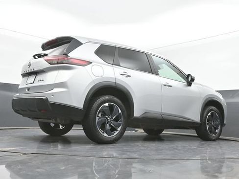 Used 2024 Nissan Rogue SV AWD/4WD image 43