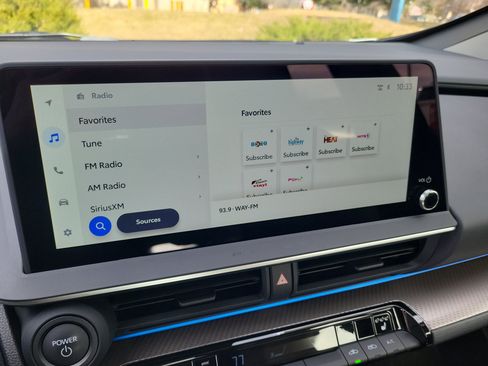 Certified 2025 Toyota Prius XLE image 16