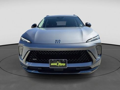 Certified 2025 Buick Envision Sport Touring image 3