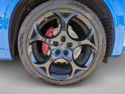 Used 2022 Alfa Romeo Stelvio Veloce image 22