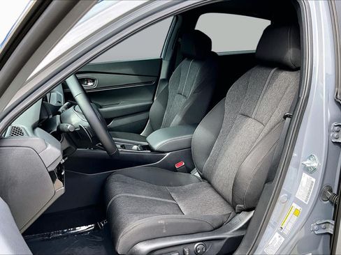 Used 2025 Honda Accord Sport image 8