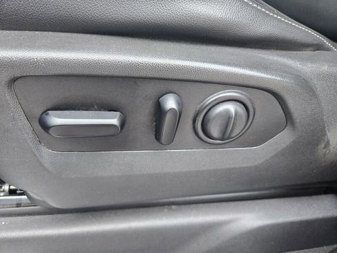 Used 2020 Chevrolet Silverado 1500 RST AWD/4WD image 19