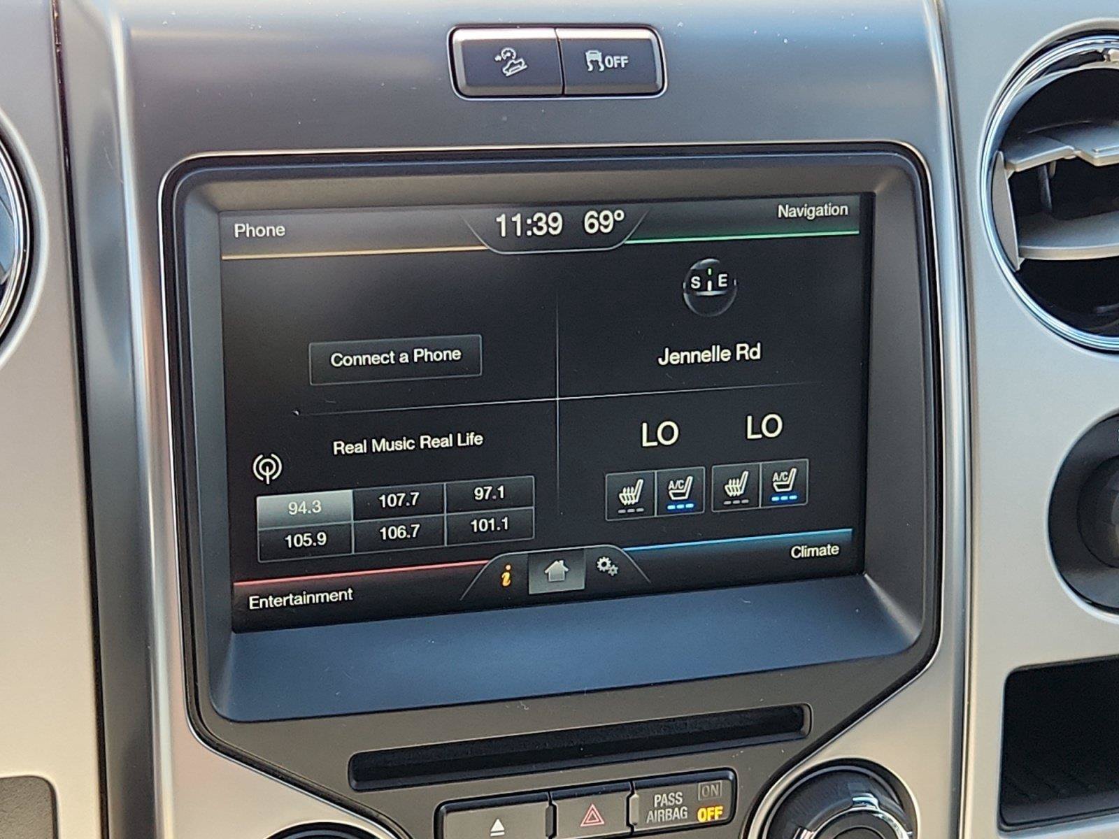 Used 2014 Ford F150 FX4 w/ Equipment Group 402A Luxury AWD/4WD image 21