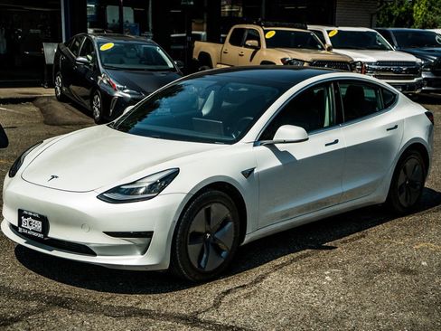 Used 2020 Tesla Model 3 Standard Range Plus RWD image 4