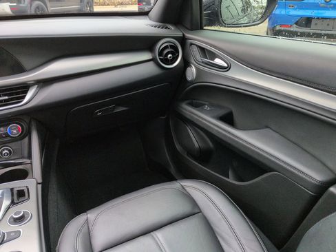 Used 2024 Alfa Romeo Stelvio Ti AWD/4WD image 16