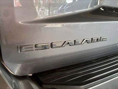 Used 2021 Cadillac Escalade Premium Luxury w/ LPO, Illumination Package RWD image 9