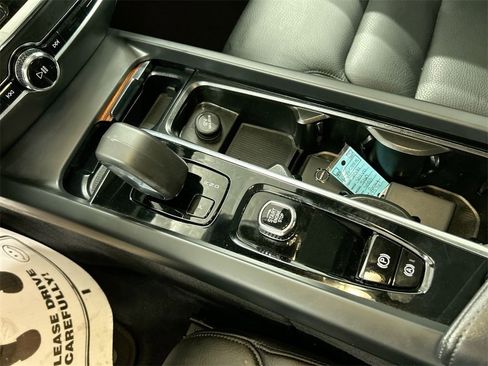 Used 2024 Volvo S60 B5 Plus image 18