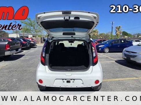 Used 2018 Kia Soul + FWD image 23