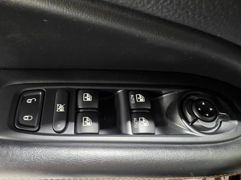 Used 2021 Jeep Compass Limited w/ Sun and Sound Group image 18