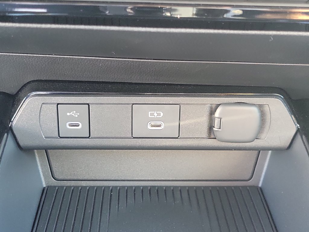 New 2027 Toyota Prius XLE FWD image 30