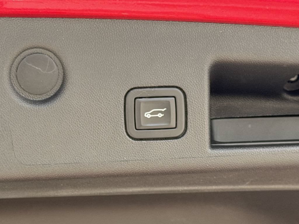 Used 2023 Chevrolet Equinox LT FWD image 12