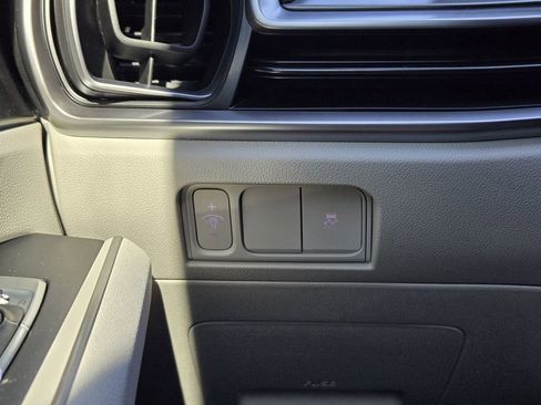 New 2026 Kia Sorento S FWD image 16