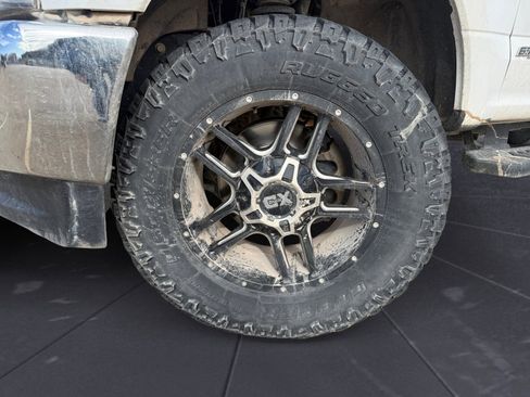 Used 2019 Ford F250 XLT w/ XLT Premium Package image 14