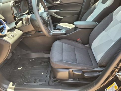 Certified 2024 Chevrolet Trax LS w/ LS Convenience Package FWD image 19