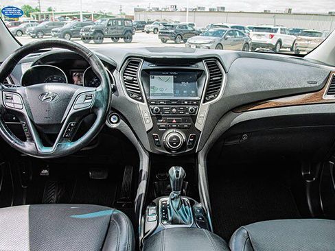 Used 2017 Hyundai Santa Fe Sport w/ Cargo Package FWD image 5