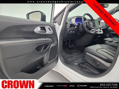 Certified 2024 Chrysler Pacifica Limited FWD image 21