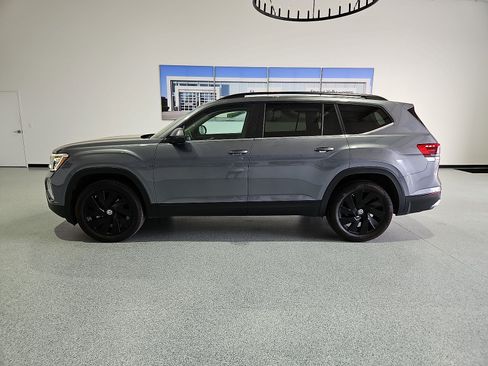 Certified 2024 Volkswagen Atlas SE w/ Panoramic Sunroof Package FWD image 5