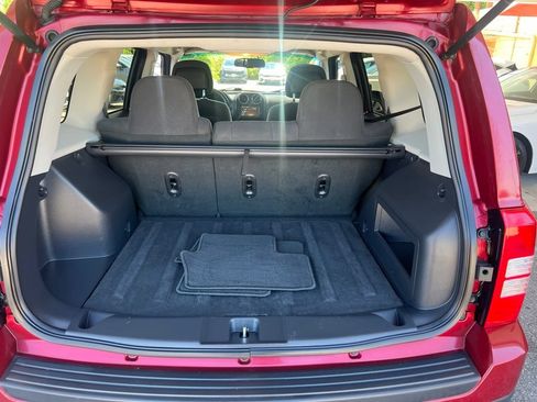 Used 2016 Jeep Patriot Latitude w/ Trailer Tow Prep Group AWD/4WD image 11