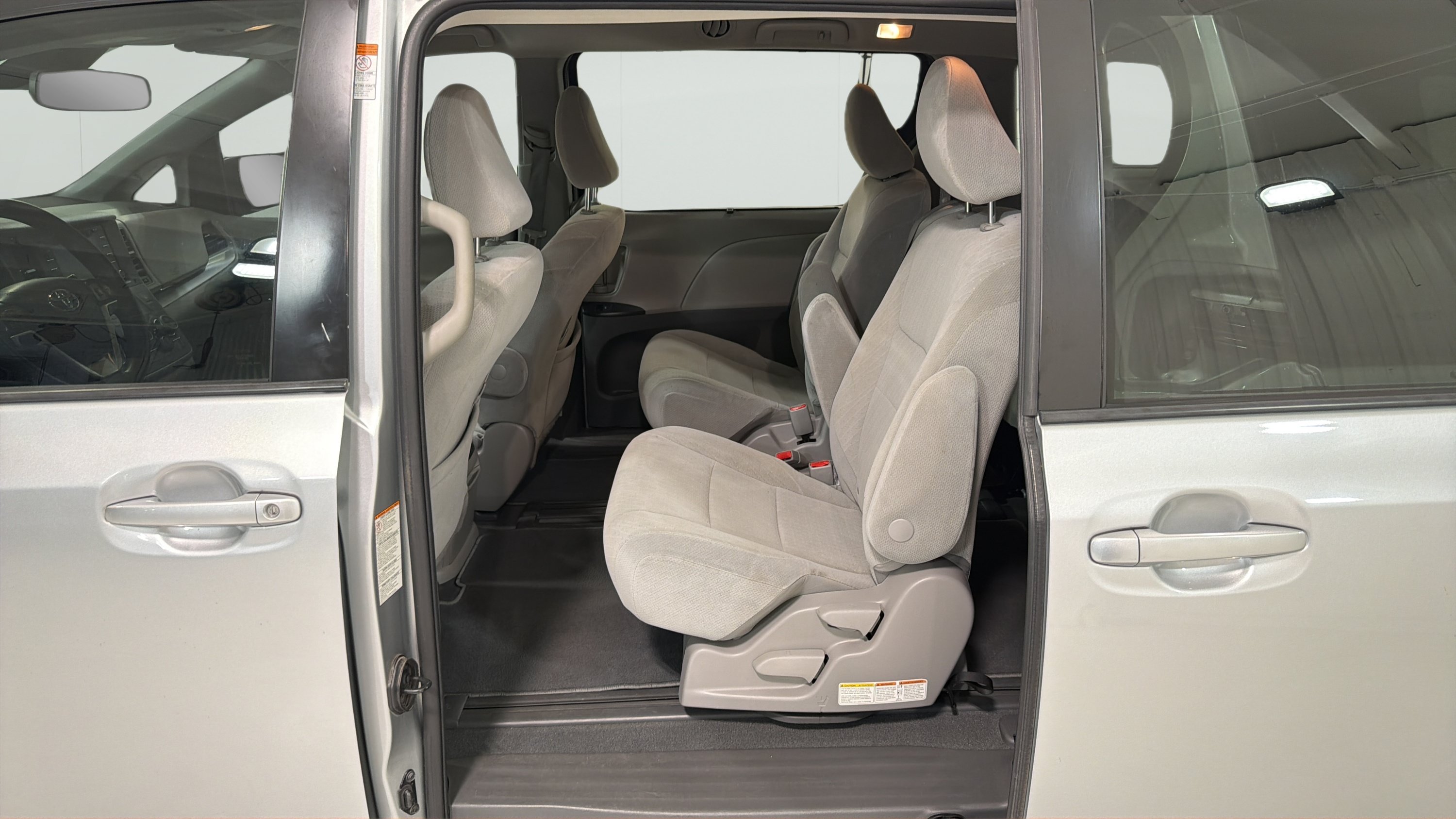 Used 2020 Toyota Sienna LE FWD image 20
