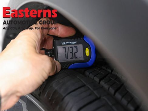 Used 2023 Nissan Pathfinder SV w/ SV Premium Package AWD/4WD image 29