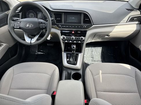 Used 2020 Hyundai Elantra SE FWD image 12