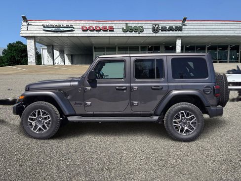 New 2025 Jeep Wrangler Sahara image 3