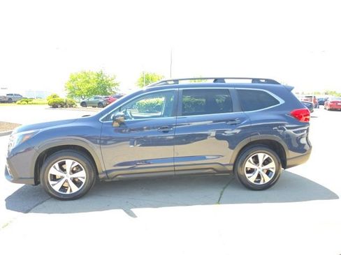 Certified 2023 Subaru Ascent Premium w/ Convenience Package AWD/4WD image 5