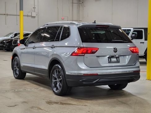 Used 2022 Volkswagen Tiguan SE FWD image 11