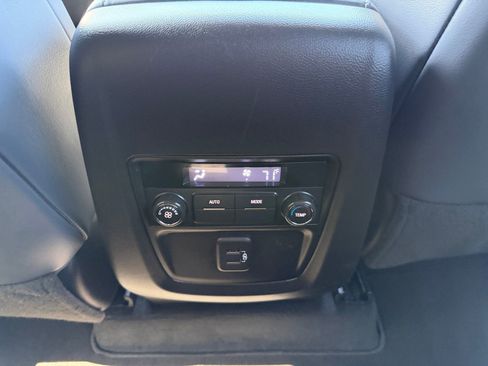 Used 2023 Buick Enclave Essence AWD/4WD image 35