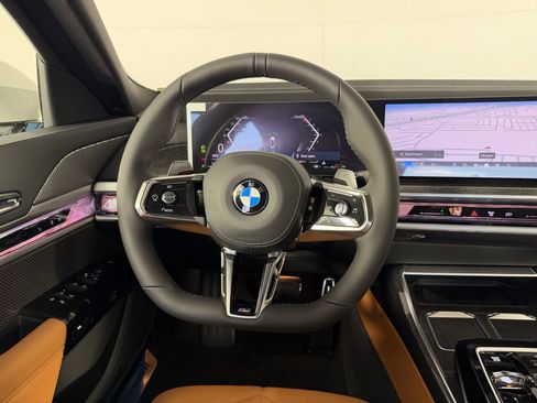 Used 2026 BMW 740i xDrive AWD/4WD image 32