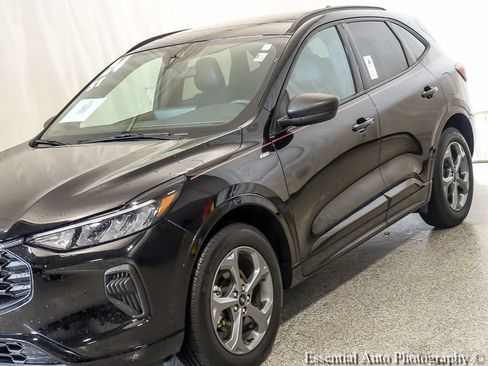 Used 2024 Ford Escape ST-Line w/ Tech Pack #1 AWD/4WD image 4
